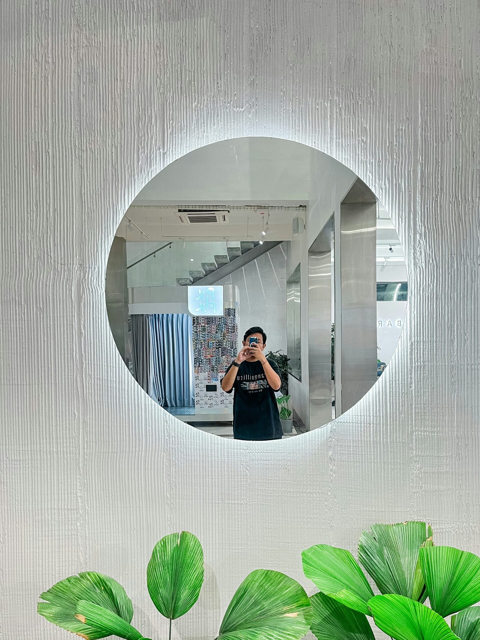 Nordic Minimalist Round Wall Mirror