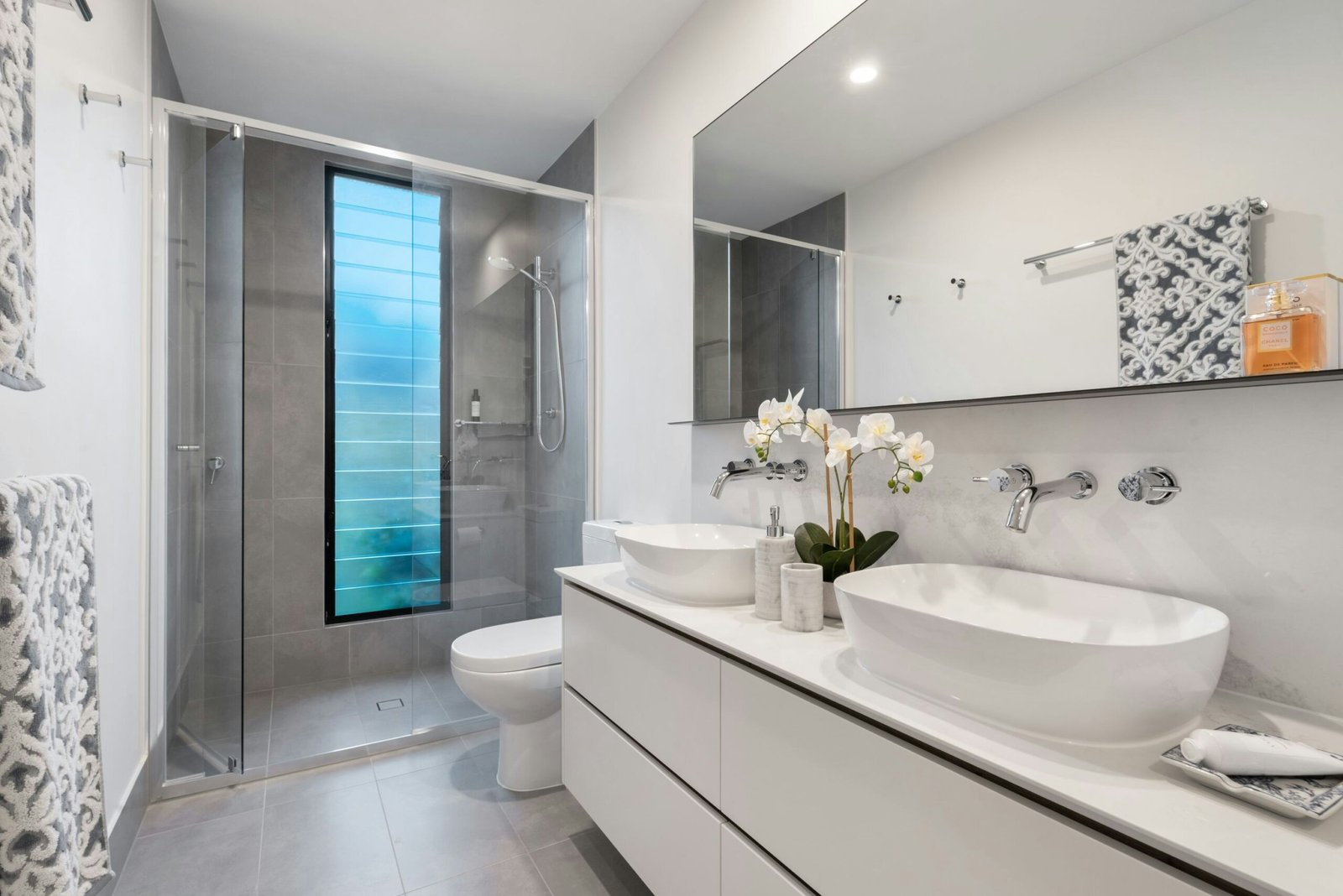 Bathroom Anti-Fog LED Mirror Cabinet